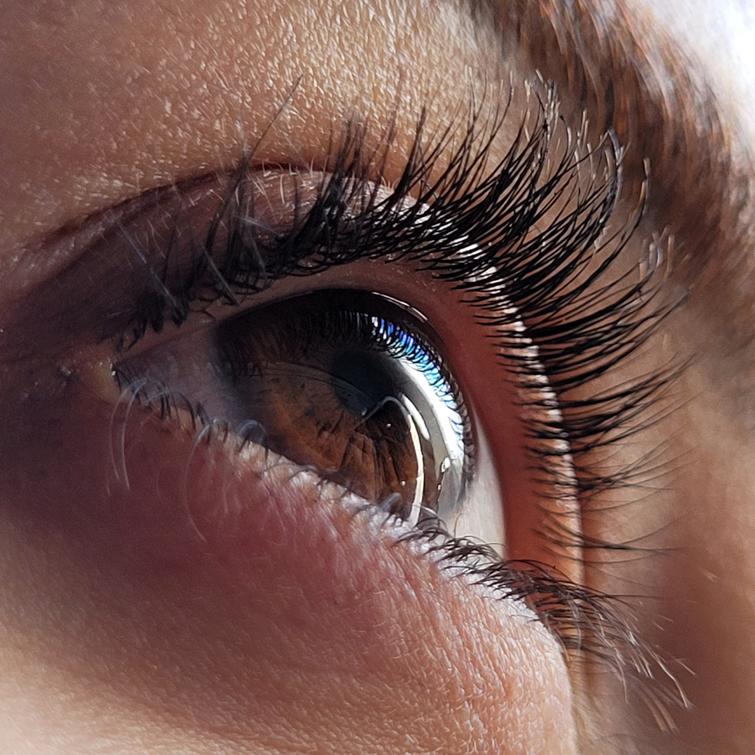 Get fuller, longer lashes with the Organic Eyelash Growth Serum, made from a nourishing blend of Castor, Almond, and Rosemary Oil. Perfect for sensitive eyes seeking natural lash enhancement.